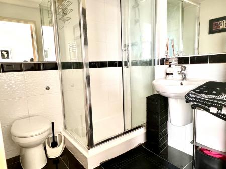 3 bedroom Flat for sale in Apartment 34