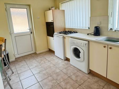 2 bedroom Detached bungalow for sale in Wayside Drive, Oadby, LE2