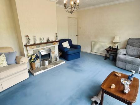 2 bedroom Detached bungalow for sale in Wayside Drive, Oadby, LE2