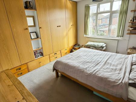 5 bedroom Semi-detached house for sale in Woodbank Road, Knighton, Leicester, LE2