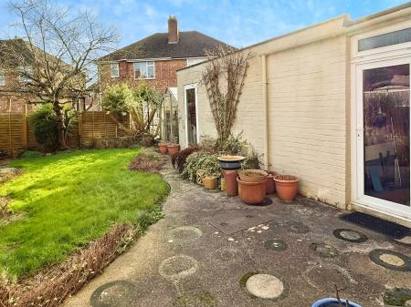 5 bedroom Semi-detached house for sale in Woodbank Road, Knighton, Leicester, LE2