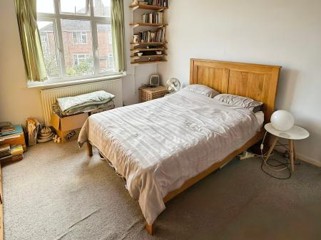 5 bedroom Semi-detached house for sale in Woodbank Road, Knighton, Leicester, LE2