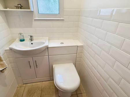 5 bedroom Semi-detached house for sale in Woodbank Road, Knighton, Leicester, LE2