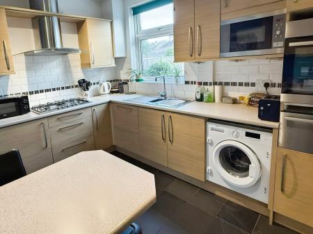 5 bedroom Semi-detached house for sale in Woodbank Road, Knighton, Leicester, LE2