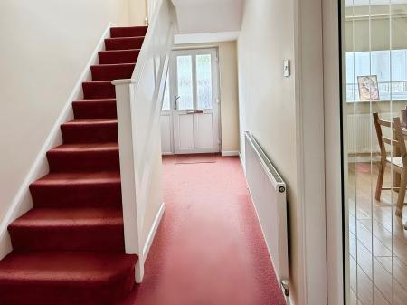 4 bedroom Detached house for sale in Ash Tree Road, Oadby, LE2