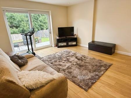 4 bedroom Detached house for sale in Ash Tree Road, Oadby, LE2