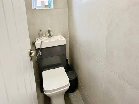 4 bedroom Detached house for sale in Ash Tree Road, Oadby, LE2