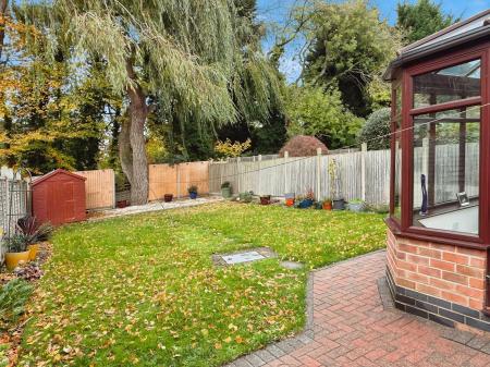 3 bedroom Semi-detached house for sale in Brambling Way, Oadby, LE2