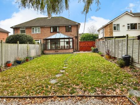 3 bedroom Semi-detached house for sale in Brambling Way, Oadby, LE2