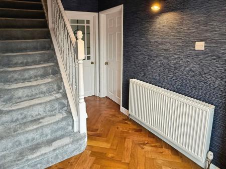 3 bedroom Semi-detached house for sale in Brambling Way, Oadby, LE2