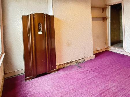 3 bedroom Terraced House for sale in Clarendon Park Road, Leicester, Leicester, LE2