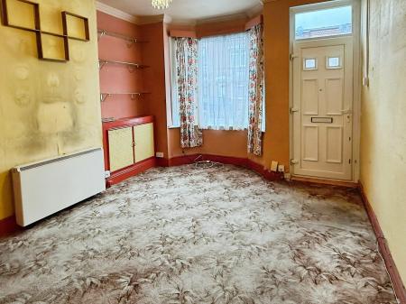 3 bedroom Terraced House for sale in Clarendon Park Road, Leicester, Leicester, LE2