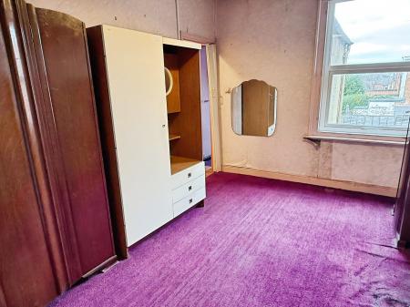 3 bedroom Terraced House for sale in Clarendon Park Road, Leicester, Leicester, LE2