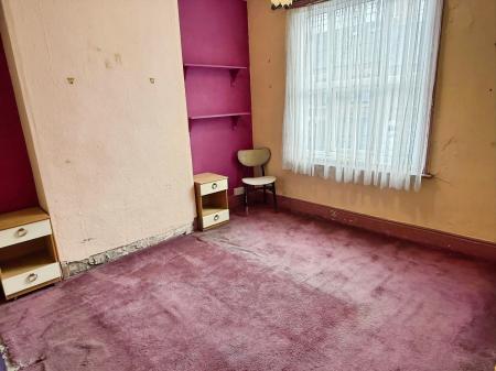 3 bedroom Terraced House for sale in Clarendon Park Road, Leicester, Leicester, LE2