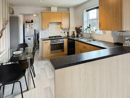 2 bedroom Flat for sale in Saxthorpe Road, Hamilton, LE5