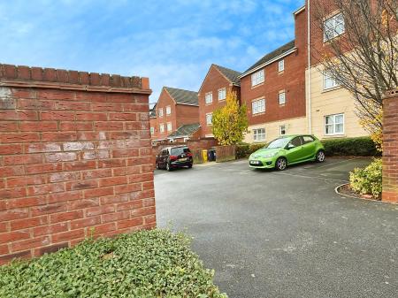 2 bedroom Flat for sale in Saxthorpe Road, Hamilton, LE5