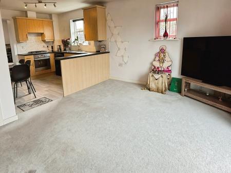 2 bedroom Flat for sale in Saxthorpe Road, Hamilton, LE5