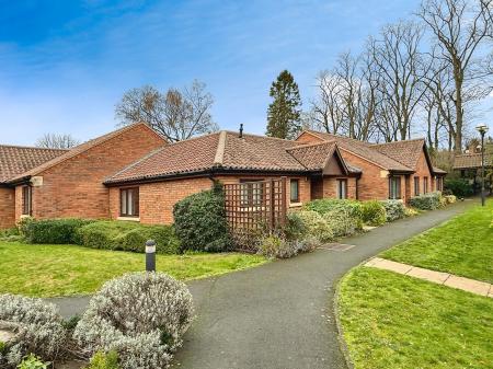 2 bedroom Retirement property for sale in Honeywell Close, Oadby, LE2