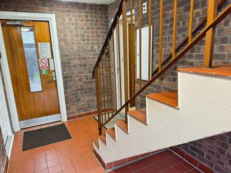 2 bedroom Flat for sale in St Pauls Close, Oadby, LE2