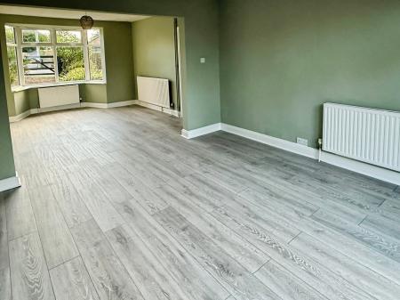 3 bedroom Semi-detached house for sale in Grosvenor Crescent, Oadby, LE2