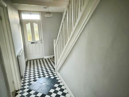 3 bedroom Semi-detached house for sale in Grosvenor Crescent, Oadby, LE2