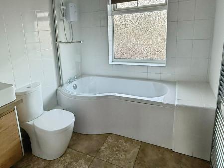 3 bedroom Semi-detached house for sale in Grosvenor Crescent, Oadby, LE2