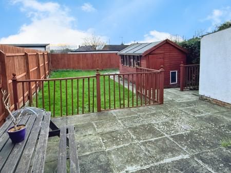 3 bedroom Semi-detached house for sale in Uplands Road, Oadby, LE2