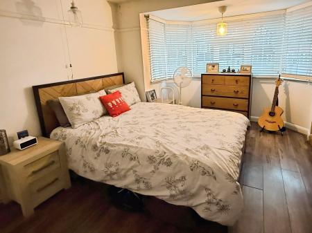 3 bedroom Semi-detached house for sale in Uplands Road, Oadby, LE2