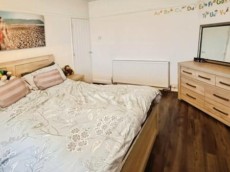 3 bedroom Semi-detached house for sale in Uplands Road, Oadby, LE2