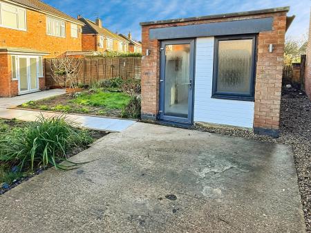 3 bedroom Semi-detached house for sale in Eastwood Road, Aylestone, LE2