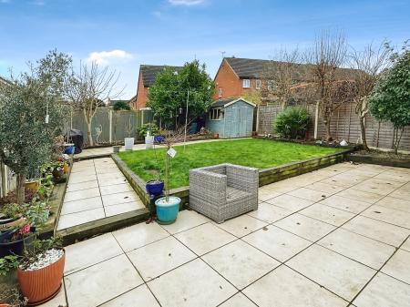 4 bedroom Detached house for sale in Devonia Road, Oadby, LE2