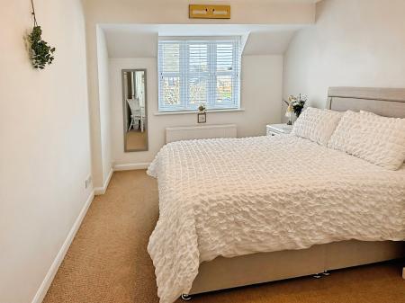 4 bedroom Detached house for sale in Devonia Road, Oadby, LE2