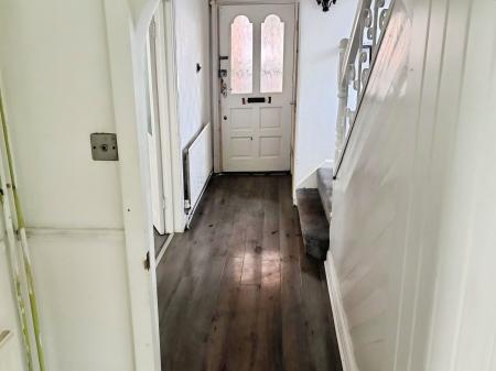 3 bedroom Semi-detached house for sale in Southfields Drive, Leicester, LE2