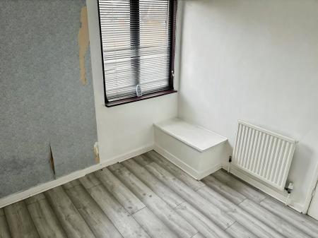 3 bedroom Semi-detached house for sale in Southfields Drive, Leicester, LE2