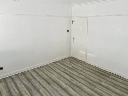 3 bedroom Semi-detached house for sale in Southfields Drive, Leicester, LE2