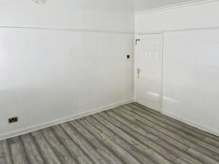 3 bedroom Semi-detached house for sale in Southfields Drive, Leicester, LE2