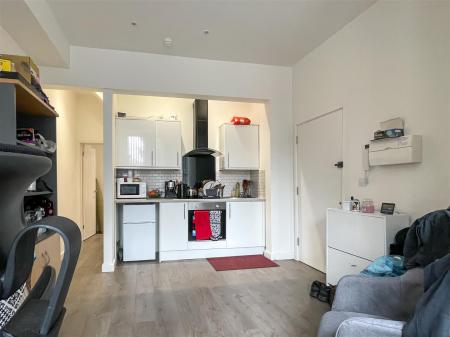 1 bedroom Flat to let in Aylestone Road, Leicester, LE2
