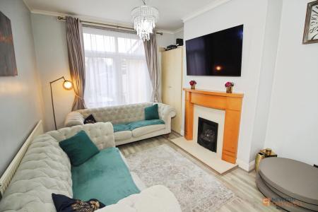 3 bedroom Semi-detached house for sale in Cairnsford Road, West Knighton, LE2