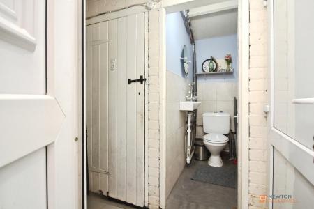 3 bedroom Semi-detached house for sale in Cairnsford Road, West Knighton, LE2