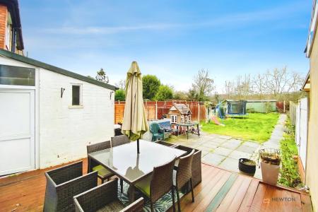 3 bedroom Semi-detached house for sale in Cairnsford Road, West Knighton, LE2