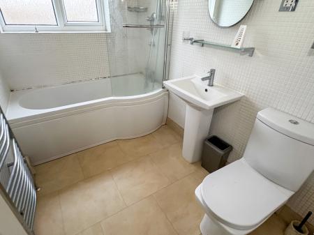 4 bedroom Detached house to let in Wright Lane, Oadby, LE2