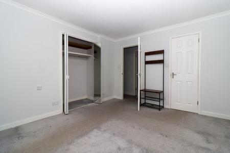 4 bedroom Detached house to let in Wright Lane, Oadby, LE2