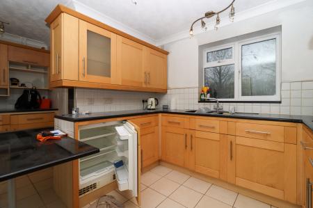 4 bedroom Detached house to let in Wright Lane, Oadby, LE2