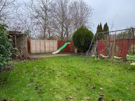 4 bedroom Detached house to let in Wright Lane, Oadby, LE2