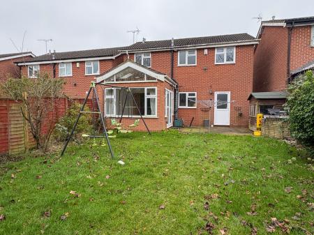 4 bedroom Detached house to let in Wright Lane, Oadby, LE2