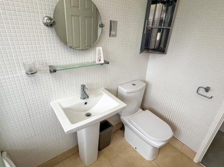 4 bedroom Detached house to let in Wright Lane, Oadby, LE2