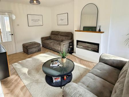 3 bedroom Semi-detached house for sale in Kendrick Drive, Oadby, Leicester, LE2