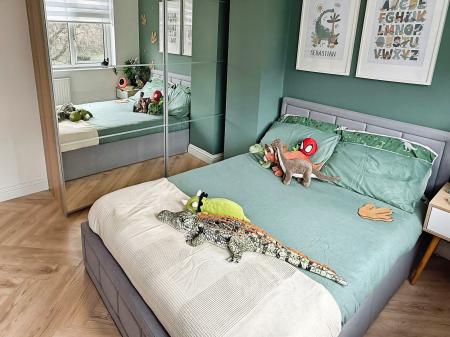 3 bedroom Semi-detached house for sale in Kendrick Drive, Oadby, Leicester, LE2