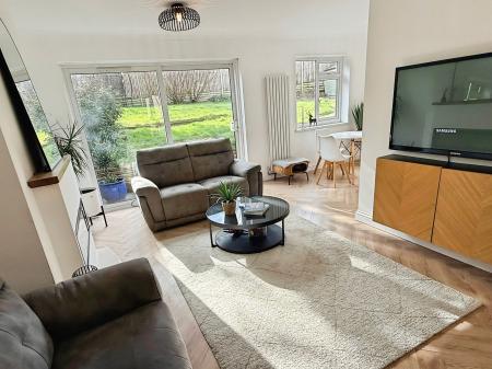 3 bedroom Semi-detached house for sale in Kendrick Drive, Oadby, Leicester, LE2