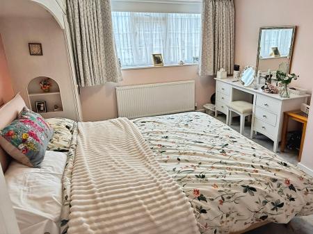 3 bedroom Detached house for sale in Kensington Close, Oadby, Leicester, LE2